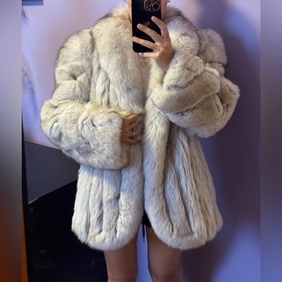 SOLD!!!!!Genuine Saga blue Fox fur Luxurious Fur Coat - Picture 7 of 16